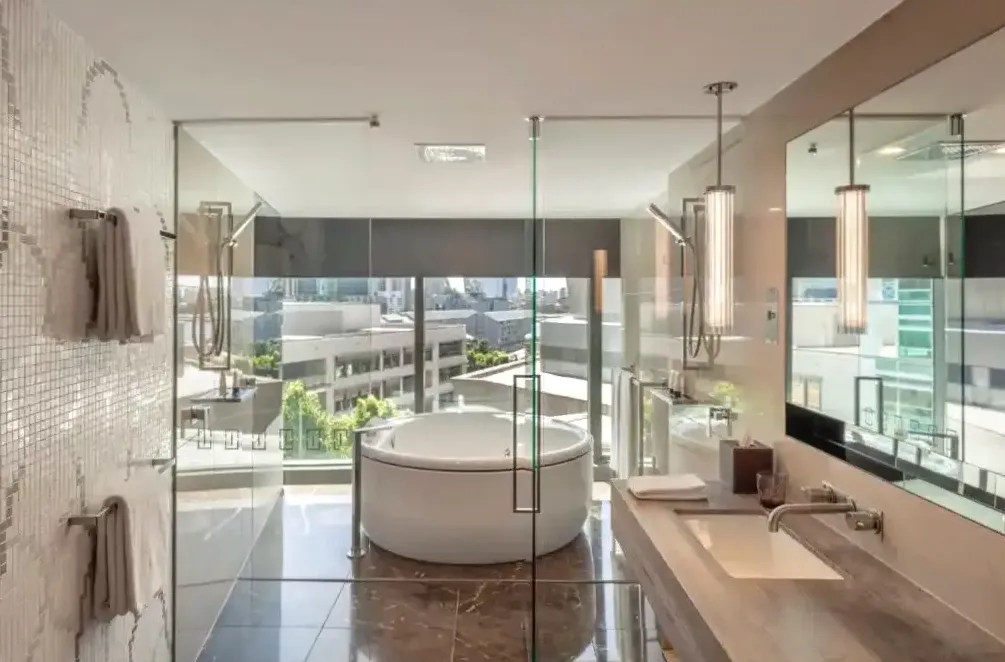 Private salon for Black members